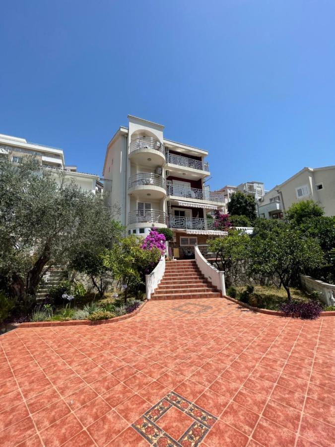 Apartmani Iva Becici Esterno foto